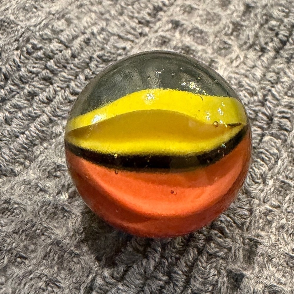 Vintage Peltier Clear Rainbo Marble 1 inch Shooter Red Yellow Ribbon Rare Large